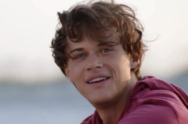 Christopher-Briney-Height